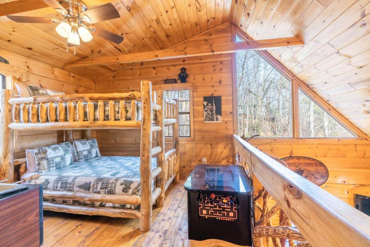 Moonshine Ridge Cabin With Hot Tub And Fire Pit Піджен-Фордж Екстер'єр фото